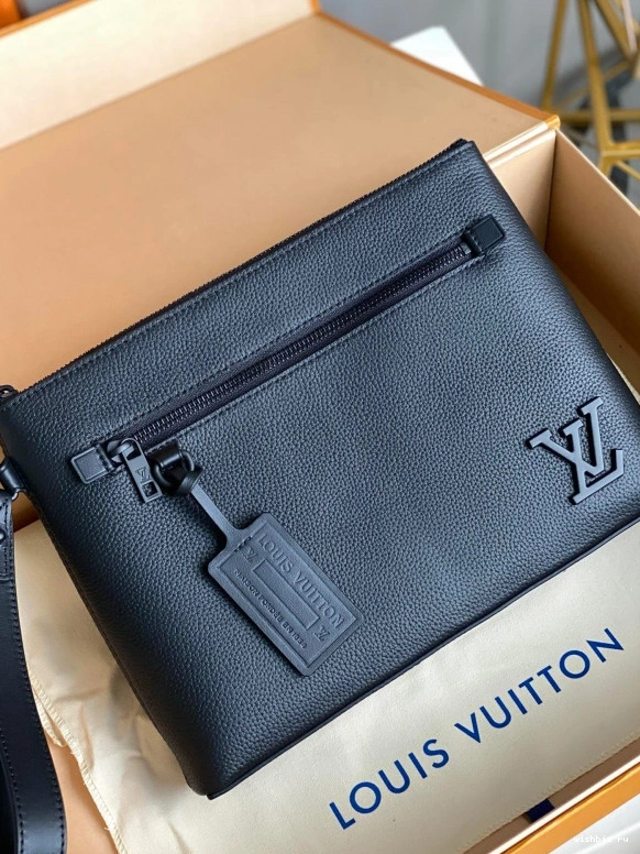 WIS LOUIS IPAD POUCH VUITTON 0818